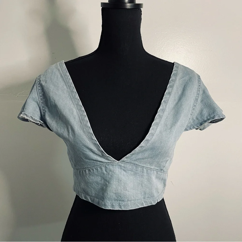 prettylittlething | flared sleeve blue denim crop top - Picture 6 of 13